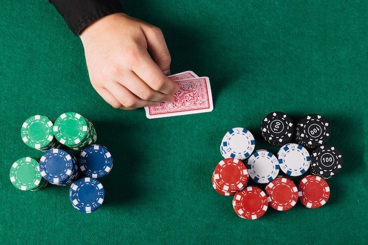 Bagan tingkat loyalitas bansos menampilkan manfaat progresif dari Member hingga Diamond